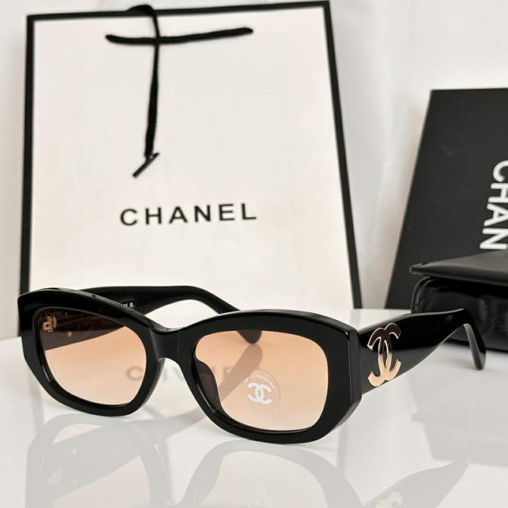 Picture of Chanel Sunglasses _SKUfw79399282fw